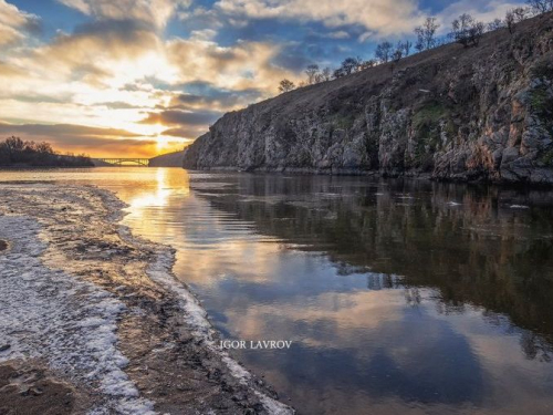 Чому в Запоріжжі знизився рівень води у річці Дніпро