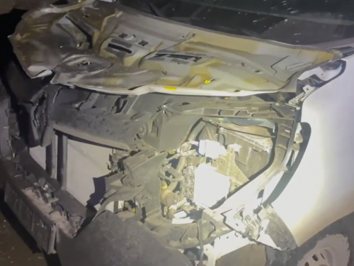 Витягали підбите авто у темряві — на Запоріжжі поліцейські провели ризиковану операцію під носом у ворога (відео)