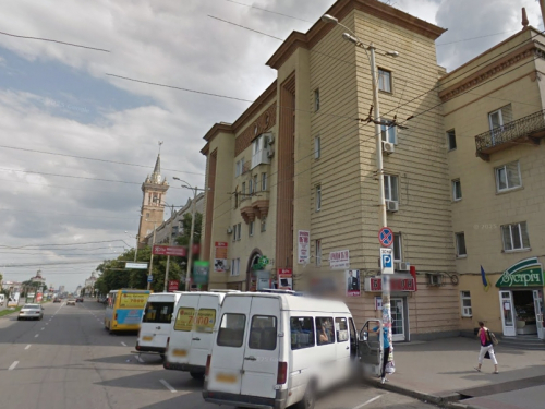 &quot;Липневе загострення&quot; - у Запоріжжі ще одну пам&#039;ятку архітектури пофарбували у яскравий колір (фото)
