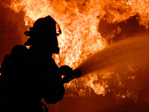 У Запоріжжі під час пожежі ледь не загинули двоє людей – подробиці від рятувальників