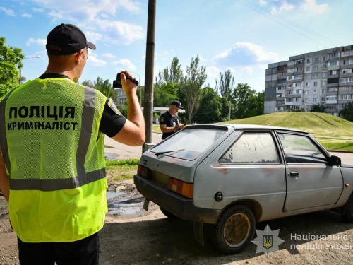Про угон дізнався від патрульних - у спальному районі Запоріжжя двоє молодиків викрали авто зі стоянки 
