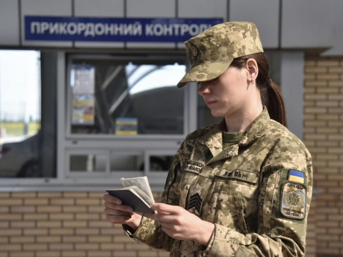 Житель Запоріжжя надав прикордонникам підроблені свідоцтва про народження двійнят, аби отримати право на виїзд з України.