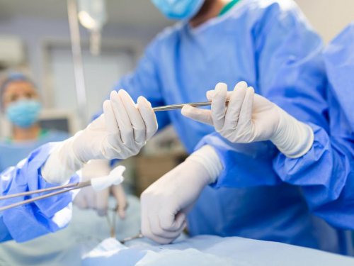 У Запоріжжі успішно провели унікальну операцію пацієнту після трансплантації серця