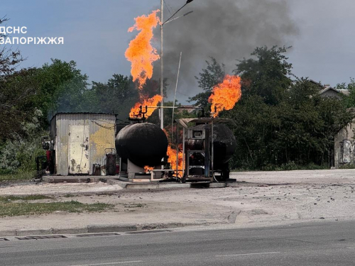 У Запоріжжі через удар ворожого дрону загорілась автозаправка: наслідки обстрілів у неділю (подробиці, фото)
