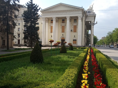 У запорізькому театрі показали незвичайну виставу відомого режисера про війну і вибір - фото
