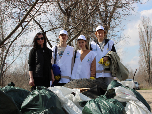 У Запоріжжі в балці Сагайдачного відбулась екотолока. Фото: Карітас Запоріжжя