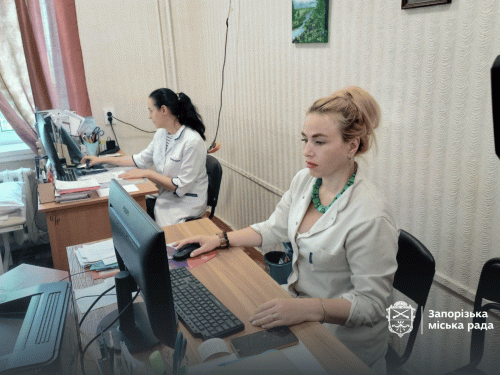 &quot;Багато людей звертаються після обстрілів&quot; - як у  Запоріжжі працює оновлене амбулаторне відділення однієї з лікарень (фото)