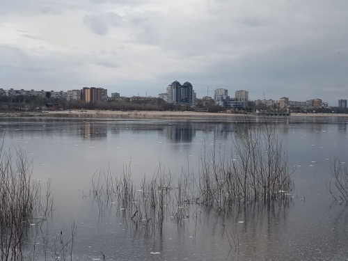 Води стало більше: як виглядає узбережжя Хортиці на початку квітня