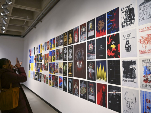 Запоріжанка відкрила в США найбільшу в історії виставку українських плакатів 
