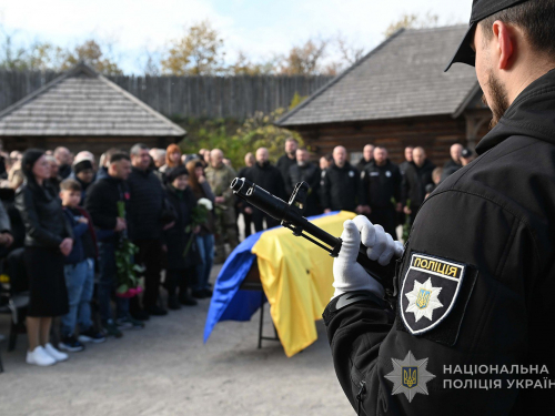 Назавжди в строю - у Запоріжжі попрощалися із загиблим поліцейським-спецпризначенцем Сергієм Ярмоновим (фото, відео)