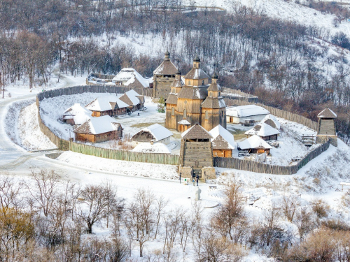 Акція «Таємний Санта для тваринок» стартувала на Хортиці — у Запоріжжі збирають подарунки для котів і собак