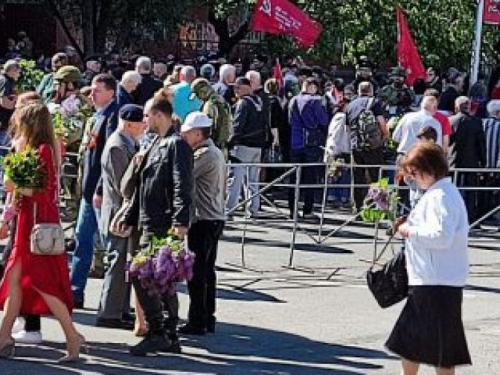 У Мелітополі акція "Безсмертний полк" проходить під прицілами снайперів