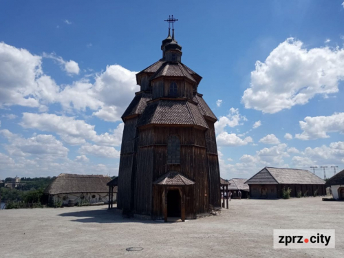 У Запоріжжі вперше показали кістки мамонта, які 16 років зберігаються у заповіднику "Хортиця"