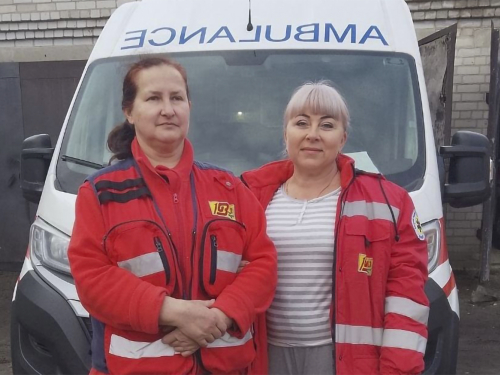 У Запоріжжі медики реанімували чоловіка, в якого зупинилося серце, фото:  Екстренна медична допомога Запорізької області 