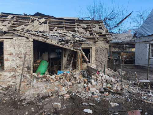 Воронка та забруднення - екологи показали наслідки ворожого удару в Шевченківському районі (фото)