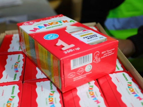 Метінвест спільно з Фондом Ріната Ахметова передасть тонни дитячого харчування малюкам з Одеської та Донецької областей