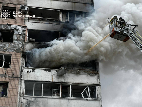 "Мені тільки що з голови діставали скло" - мешканці Запоріжжя розповіли, як пережили авіаудар КАБами (фото)
