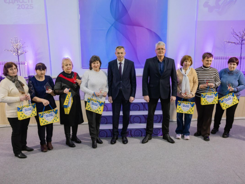 Визнання людям великого серця: Метінвест відзначив нагородами пенсіонерів-волонтерів