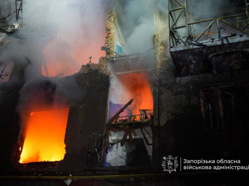 Рятуючи життя своє та 15-річного сина, Ганна була змушена стрибнути з вікна четвертого поверху, фото ЗОВА