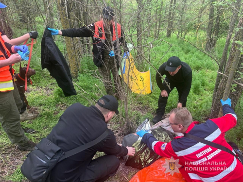 Шукали з собаками кілька днів - на Запоріжжі пенсіонер заблукав у лісі (фото)
