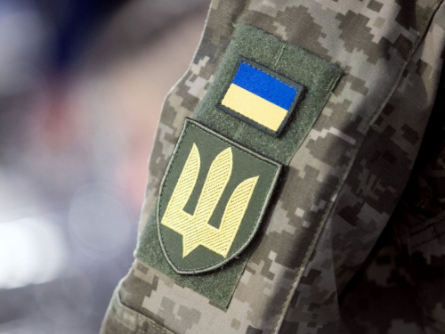 У Запоріжжі під час спецоперації затримали військовослужбовця, який намагався продати автомат і набої