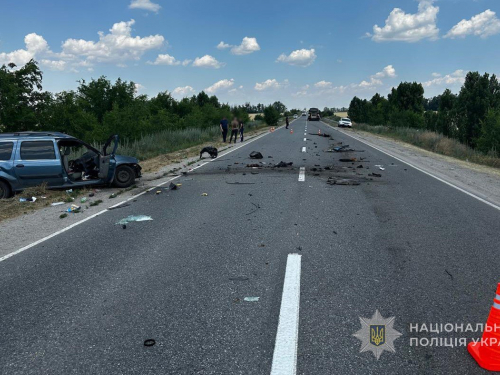 На трасі «Нікополь–Запоріжжя» сталася смертельна аварія, а в селі Нагірне зіткнення двох автомобілів завершилося госпіталізацією