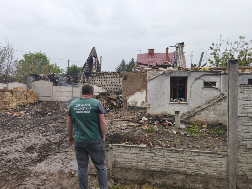 Руйнування завдали шкоди довкіллю — в одному з районів Запоріжжя екологи провели обстеження місця прильоту (фото)