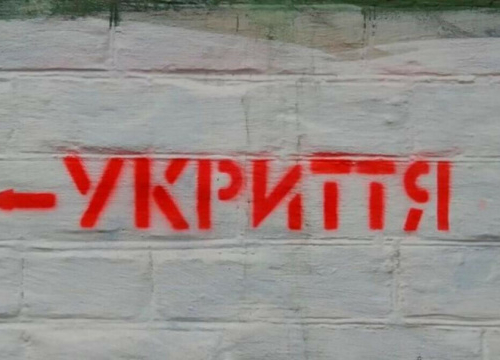 Має доньок, але мешкає у сховищі: у Запоріжжі пенсіонерка вже рік живе в укритті - відео