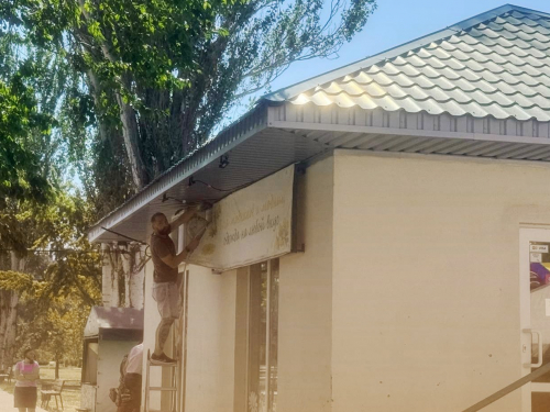 З сотень залишилось 15 — в Хортицькому районі Запоріжжя активно прибирають російськомовні вивіски