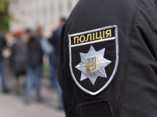 Лишила на кілька хвилин у дворі - в центрі Запоріжжя у дівчини викрали електровелосипед (фото)