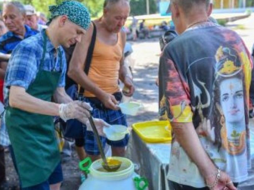 Двічі на тиждень жителі Запоріжжя можуть безкоштовно поїсти біля цирку