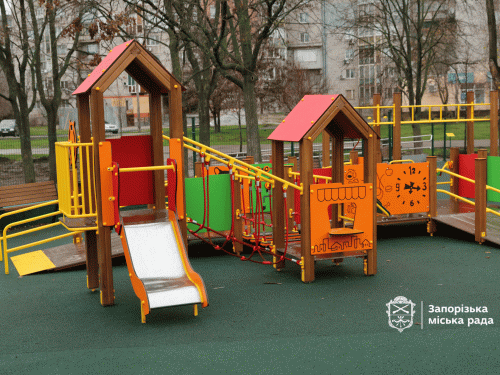 Був аварійним, а став інклюзивним - в парку у Запоріжжі відкрили інклюзивні дитячі та спортивні майданчики (фото)