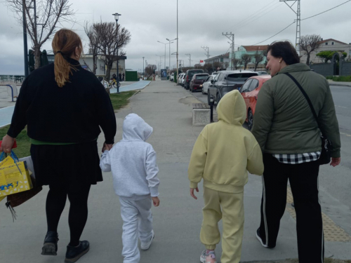 Днями дітей Катерину та Артура із Запорізької області повернули до України з Казахстану, де вони залишилися без батьків