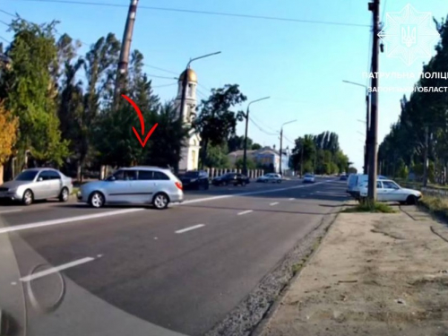 Повернув не там, де треба - у Запоріжжі порушника за кермом вирахували через соцмережі (фото, відео)