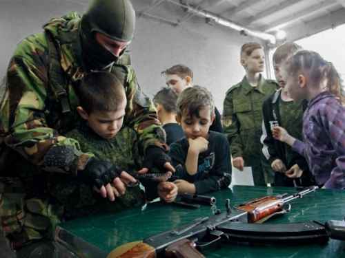 Росіяни вивозять сиріт із ТОТ Запорізької області до військово-спортивних таборів у рф під приводом оздоровлення та відпочинку