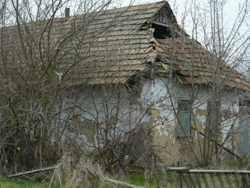 З кожним днем стає дедалі моторошніше - як переживає обстріли прифронтове село на Запоріжжі (фото)