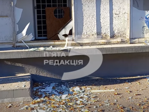 Як виглядають будинки в Запоріжжі, що постраждали від ранкових ракетних ударів - відео