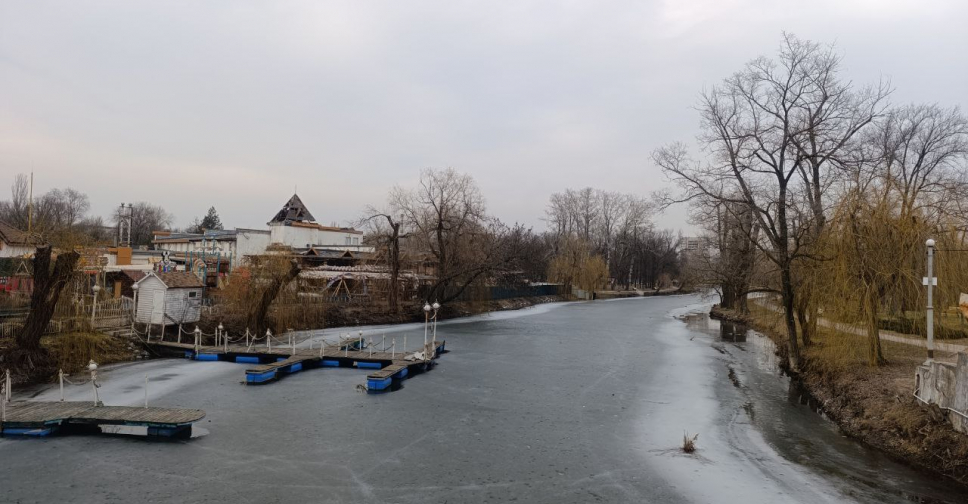 Вода, птахи і затишок: як виглядає центральний запорізький парк в перші дні весни (фото)