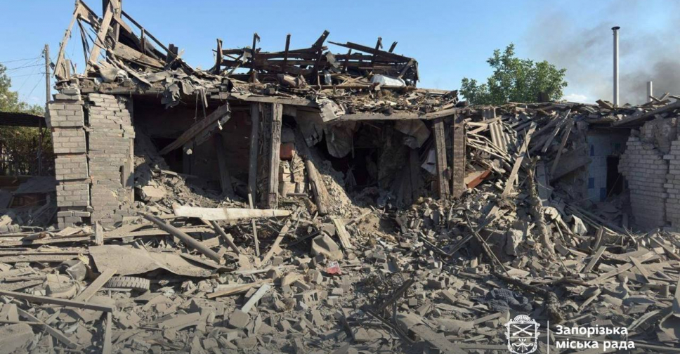 КАБ влучив у приватний сектор Запоріжжя: є загибла, під завалами шукають людей (фото, відео)