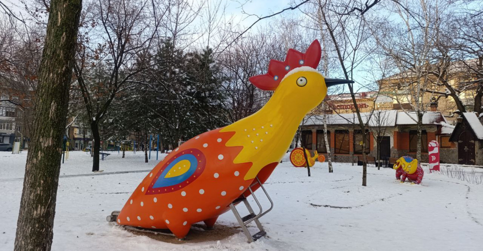У Запоріжжі відкрили дитячий майданчик "Чарівний сад Марії Примаченко" - на яких картинах художниці можна побачити звірів з площадки