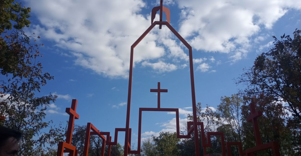Скульптури, іменні дерева та коло з 13 каменів: у Запоріжжі з'явився новий парк і живий простір пам'яті