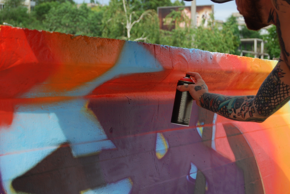 У Запоріжжі знищили величезне графіті, яке створювали художники з усієї України - фото