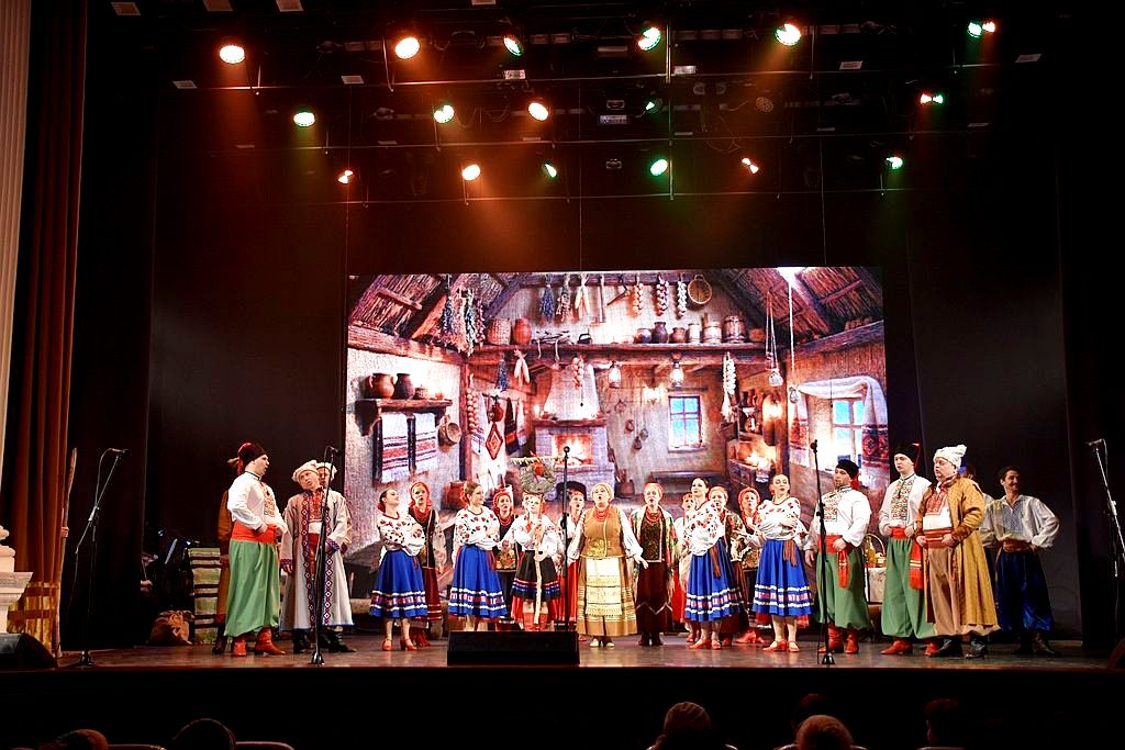 У запорізькій філармонії показали яскраву прем'єру мюзиклу з українським колоритом - фото