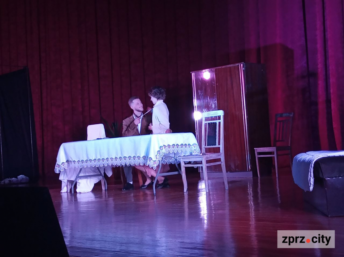 Запорізький театр обрав для показу прем'єри один з віддалених районів міста - фото