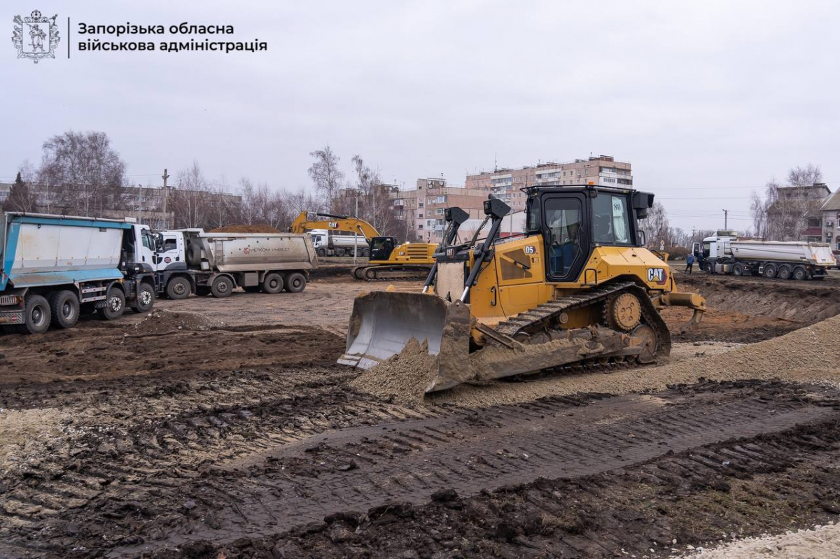 Відкриється до нового навчального року - у Вільнянську стартувало будівництво підземної школи (фото)