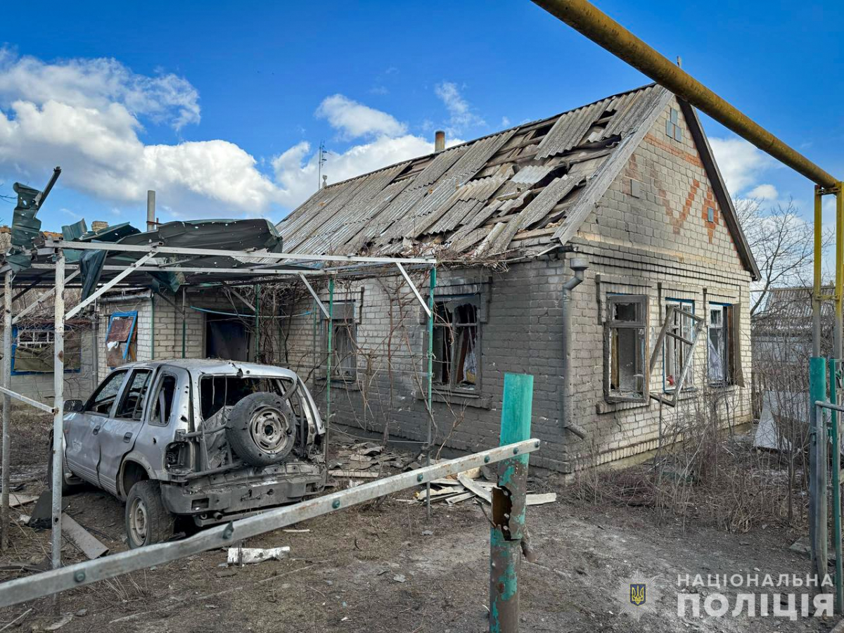 Опинився під завалами - внаслідок ворожих обстрілів Запорізької області був поранений чоловік (фото)