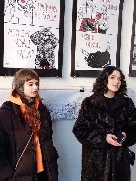Запорізькі художники показали гострі плакати на столичній виставці «Рік незламності»