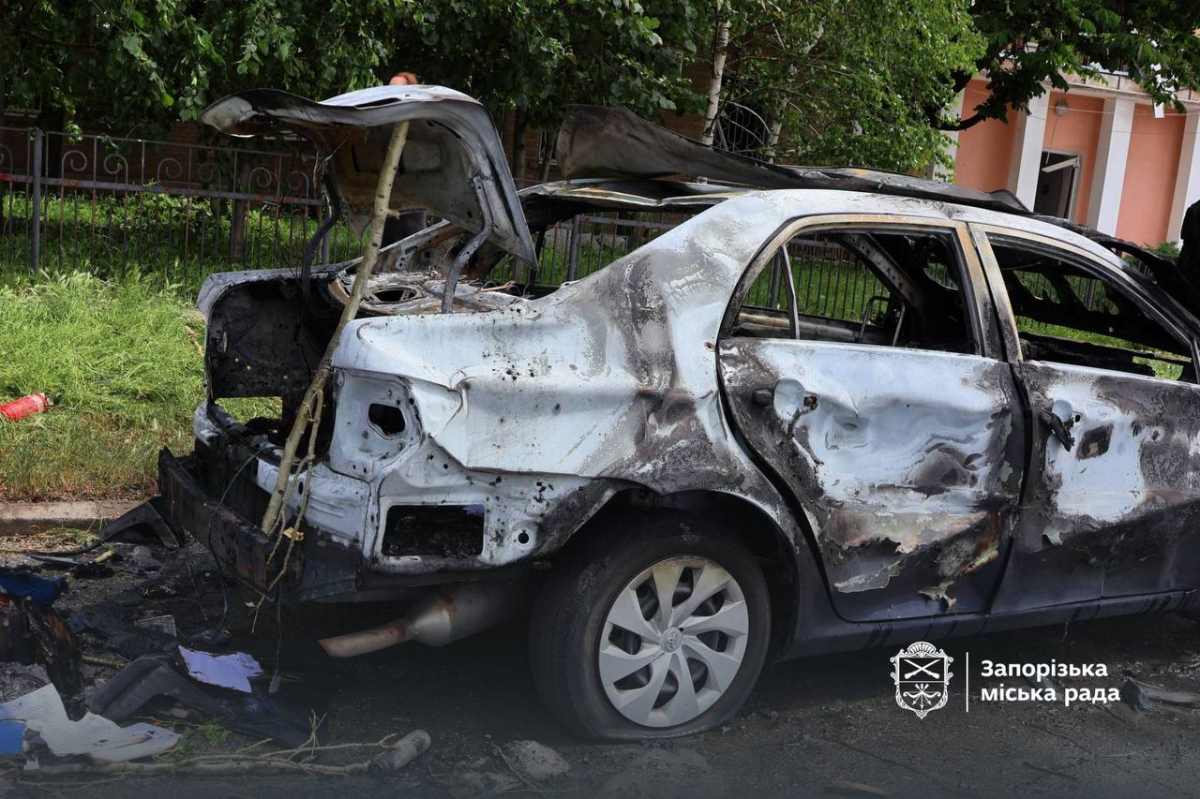 Удар по Запоріжжю: росіяни атакували Олександрівський район (фото, відео)