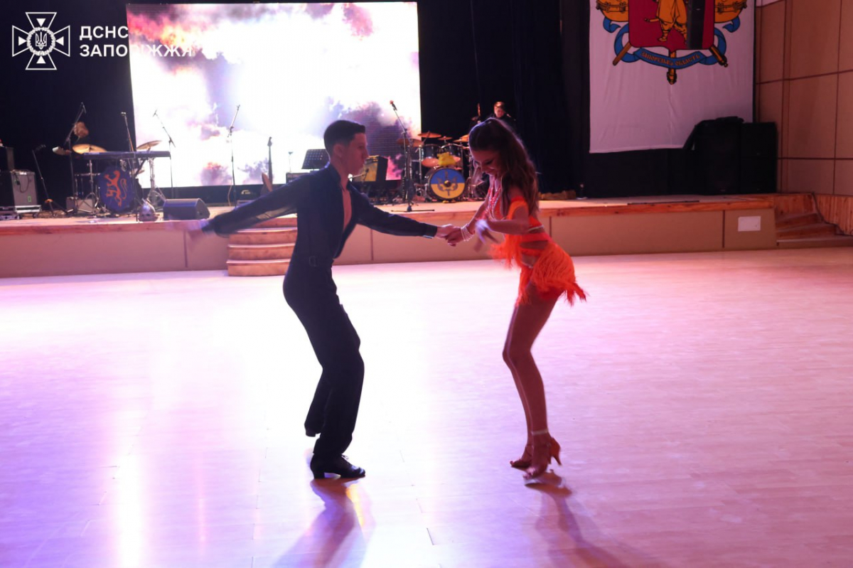 У Запоріжжі журналісти, майстрині та рок-музиканти об'єдналися і зробили благодійний ярмарок - фото