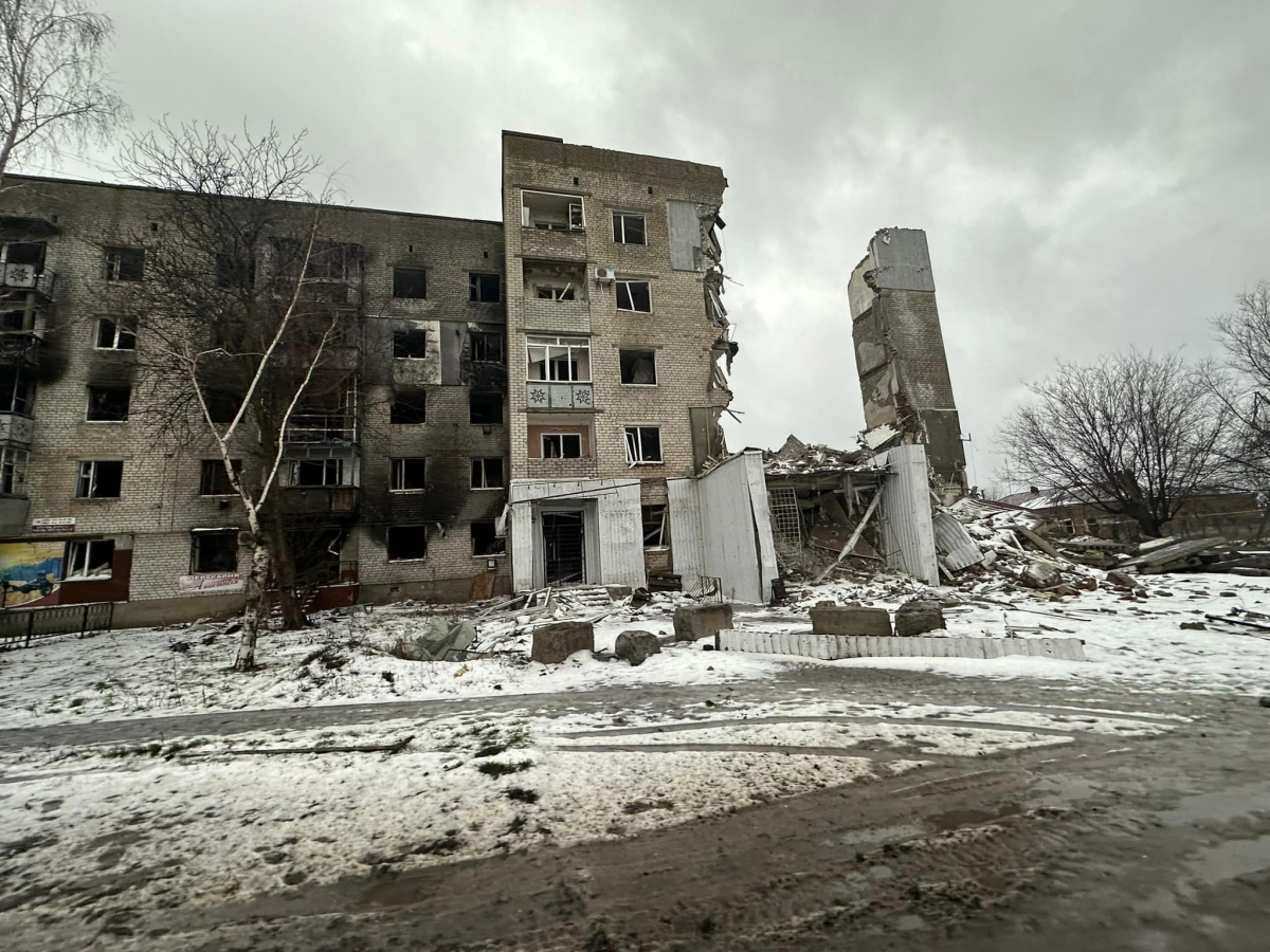 Російські військові майже два роки щоденно обстрілюють Оріхів - історія виживання однієї родини